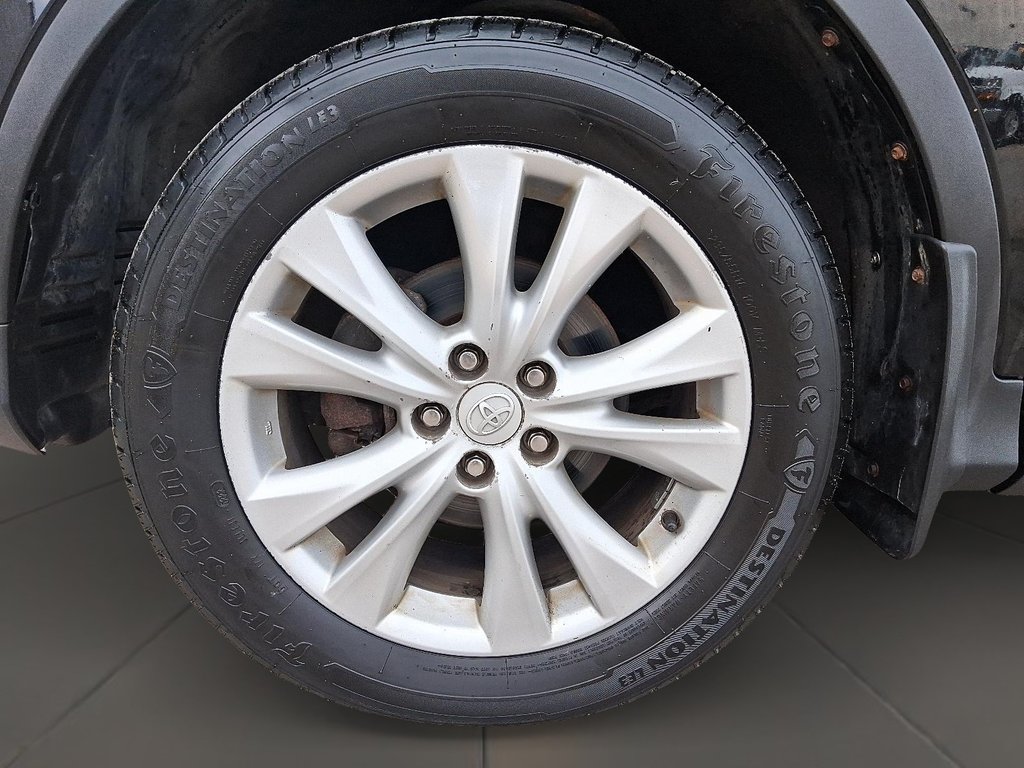 2013 Toyota RAV4 AWD Limited in Stratford, Ontario - 7 - w1024h768px