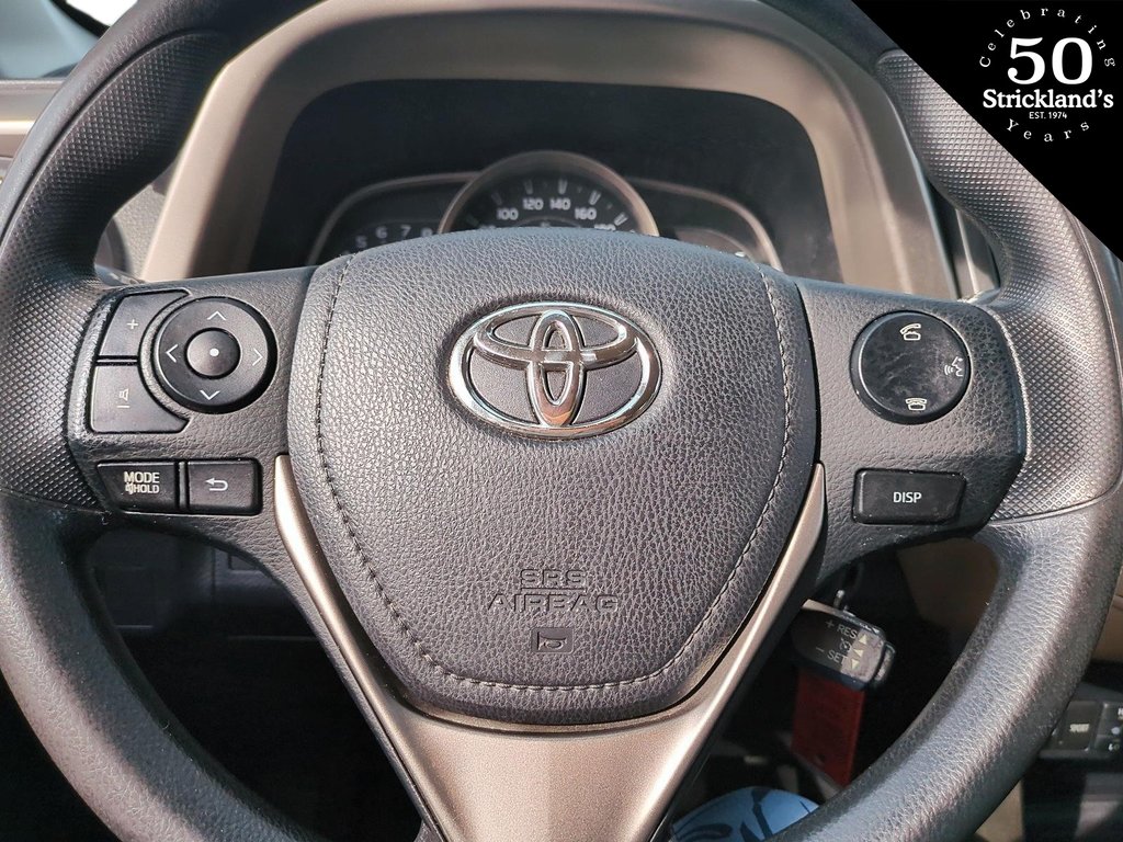 2014  RAV4 FWD XLE in Stratford, Ontario - 12 - w1024h768px