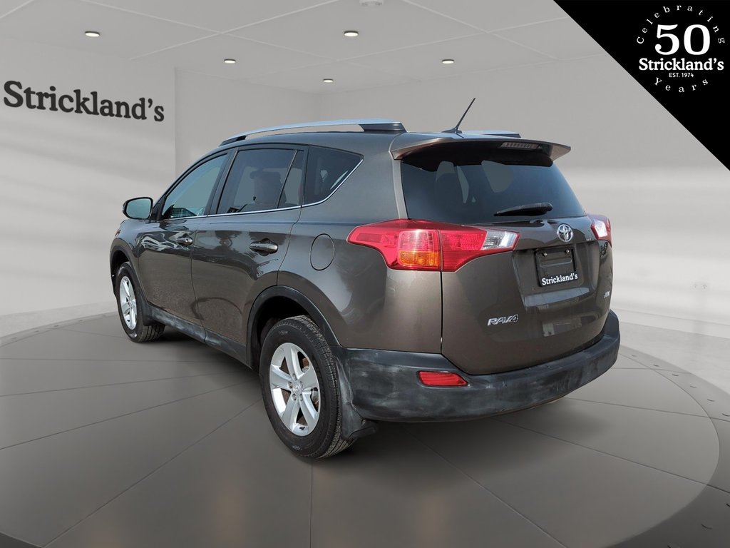 2014  RAV4 FWD XLE in Stratford, Ontario - 4 - w1024h768px