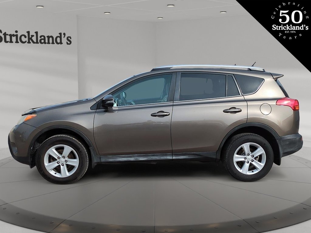 2014  RAV4 FWD XLE in Stratford, Ontario - 5 - w1024h768px