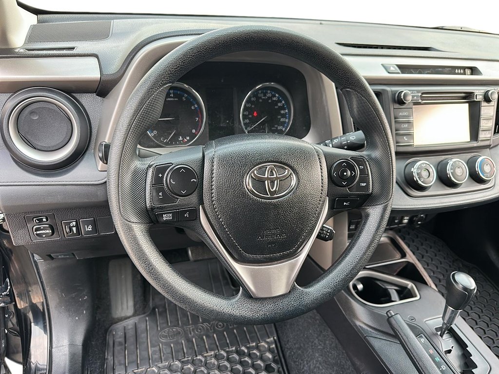 2018 Toyota RAV4 AWD LE in Stratford, Ontario - 11 - w1024h768px
