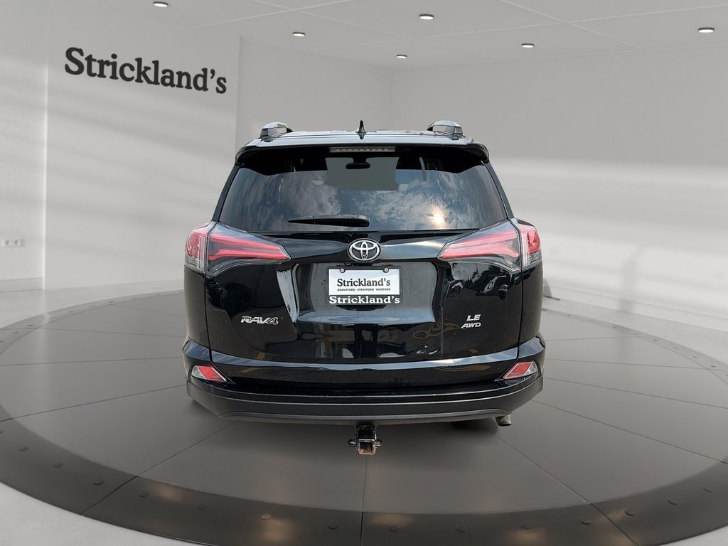 2018 Toyota RAV4 AWD LE in Stratford, Ontario - 3 - w1024h768px