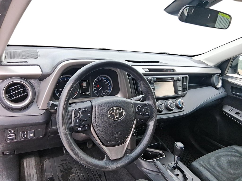 2018 Toyota RAV4 FWD LE in Stratford, Ontario - 10 - w1024h768px