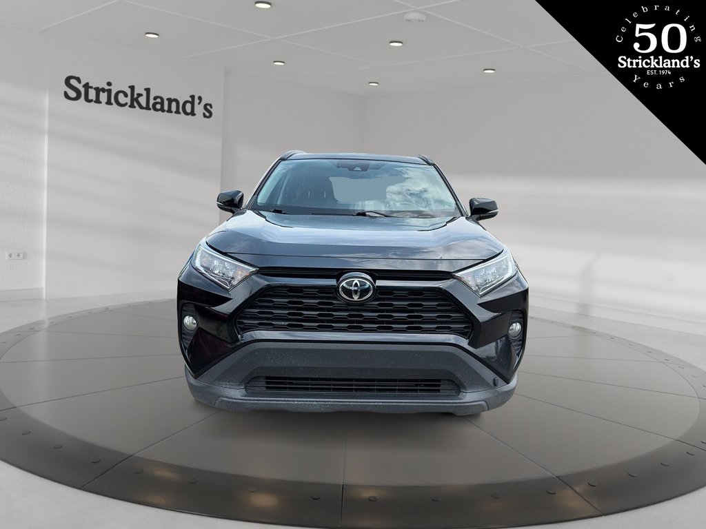 2020  RAV4 AWD XLE in Stratford, Ontario - 2 - w1024h768px