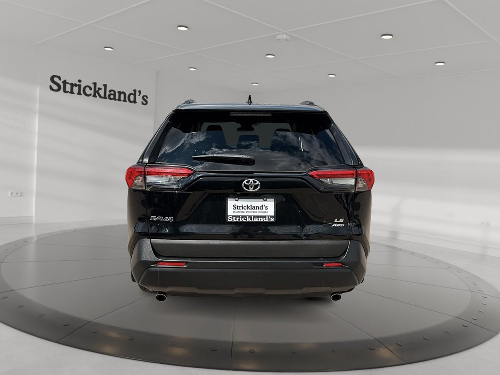 2020 Toyota RAV4 AWD LE in Stratford, Ontario - 3 - w1024h768px