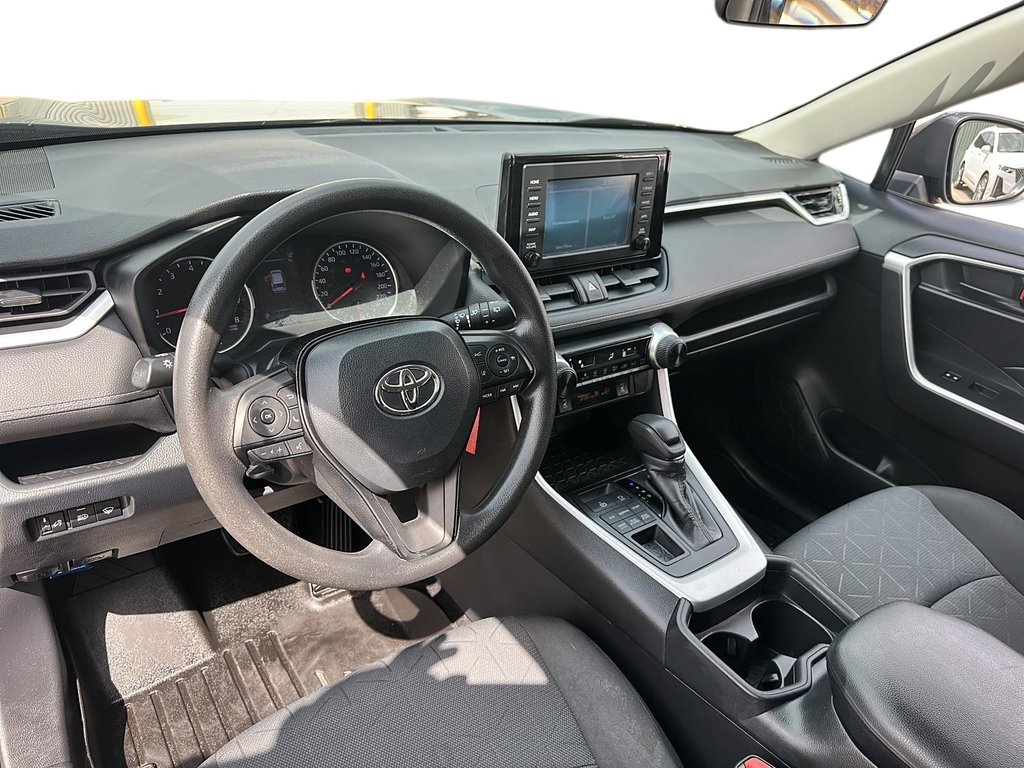 2020 Toyota RAV4 AWD LE in Stratford, Ontario - 9 - w1024h768px