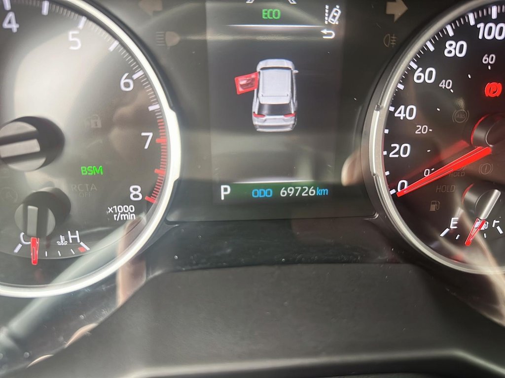 2020 Toyota RAV4 AWD XLE in Stratford, Ontario - 12 - w1024h768px