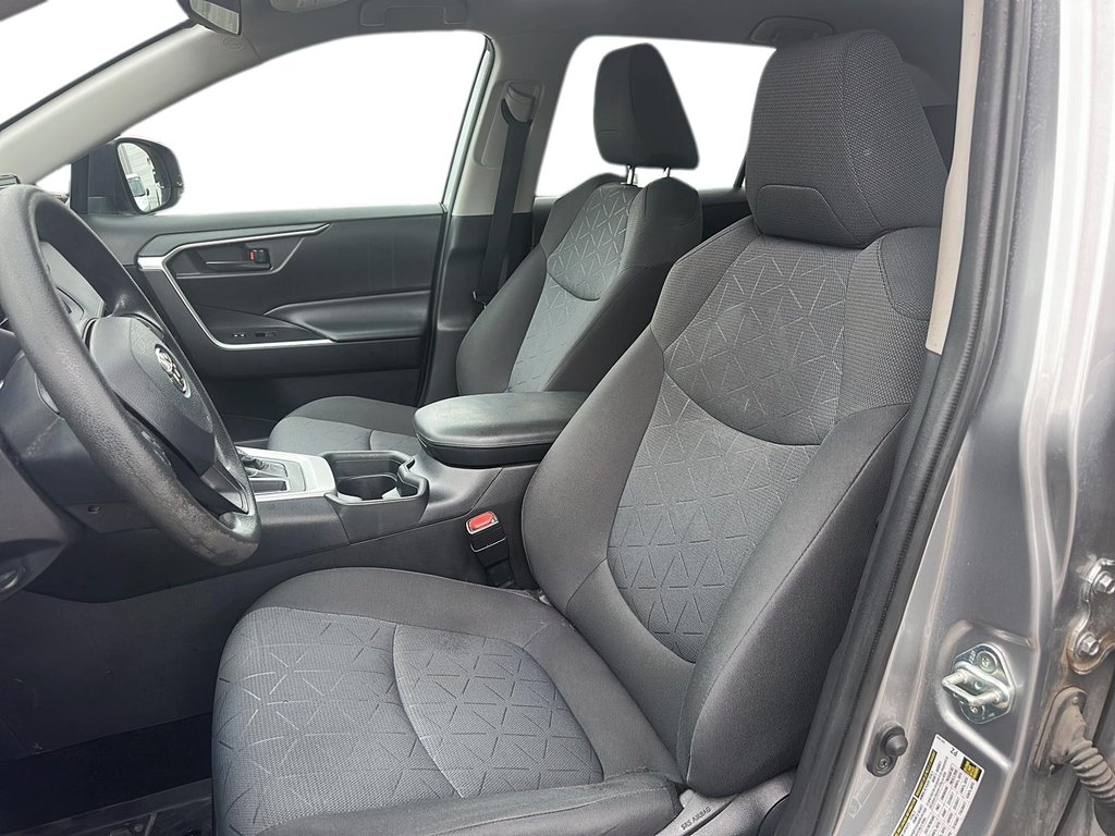 2020 Toyota RAV4 FWD LE in Stratford, Ontario - 8 - w1024h768px