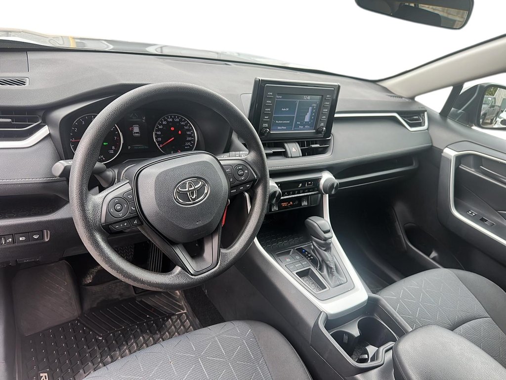 2020 Toyota RAV4 FWD LE in Stratford, Ontario - 9 - w1024h768px