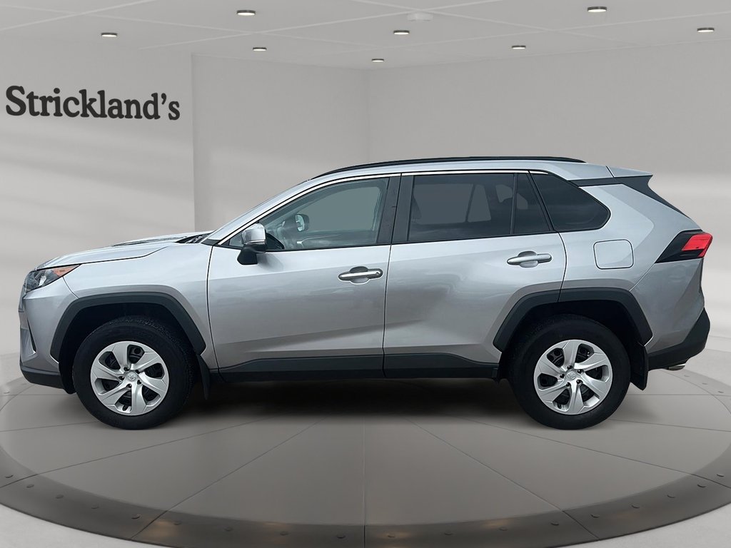 2020 Toyota RAV4 FWD LE in Stratford, Ontario - 5 - w1024h768px