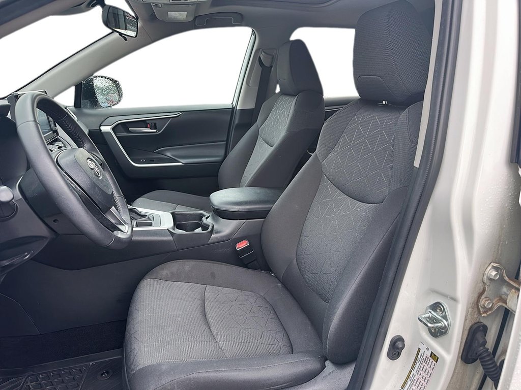 2021 Toyota RAV4 XLE AWD in Stratford, Ontario - 8 - w1024h768px