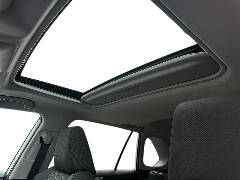 2021 Toyota RAV4 XLE AWD in Stratford, Ontario - 16 - w1024h768px