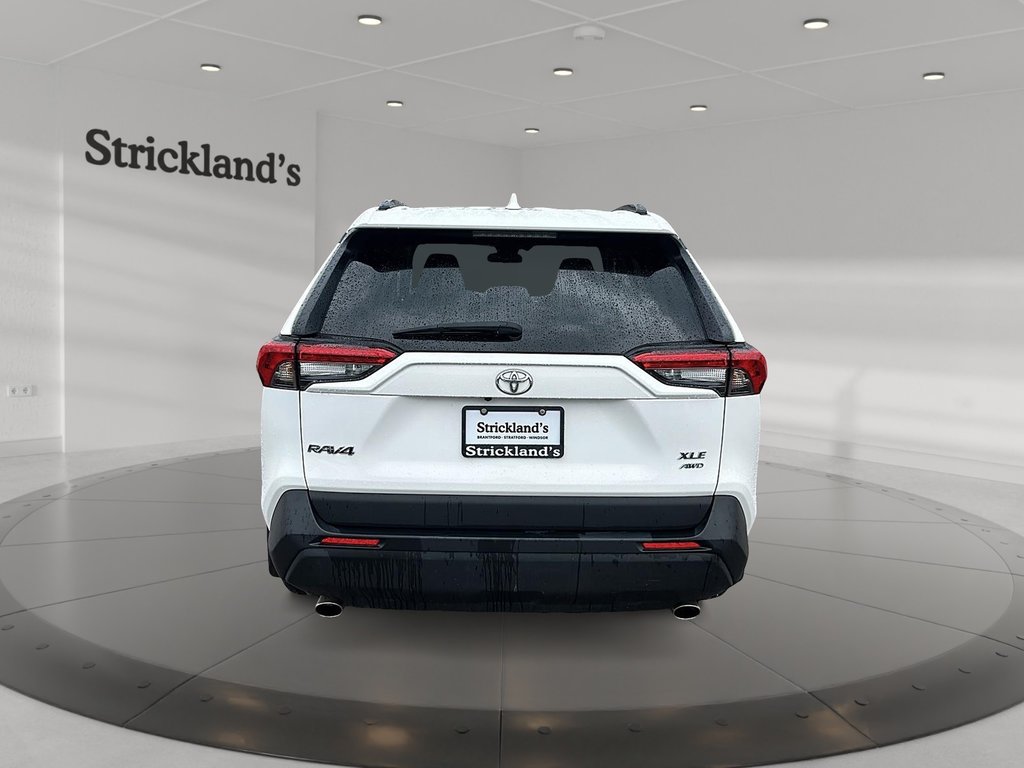2021 Toyota RAV4 XLE AWD in Stratford, Ontario - 3 - w1024h768px