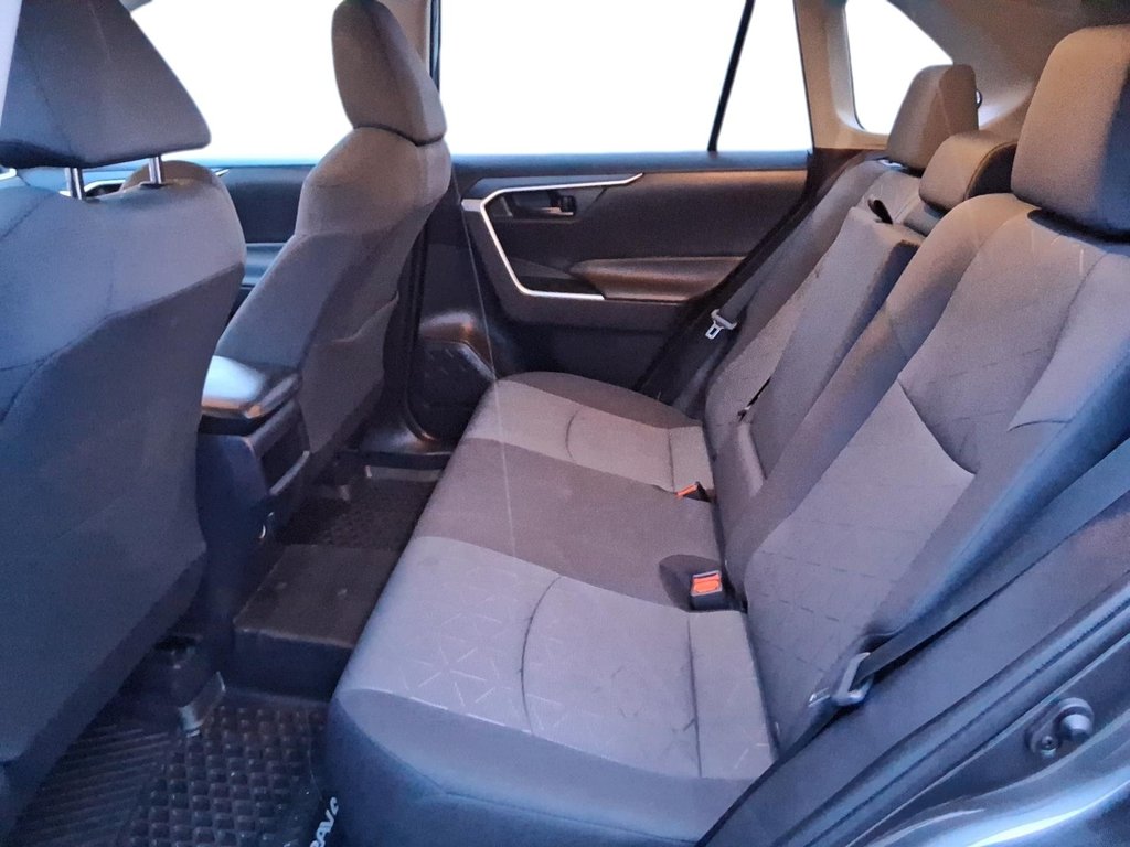2021 Toyota RAV4 LE AWD in Stratford, Ontario - 10 - w1024h768px
