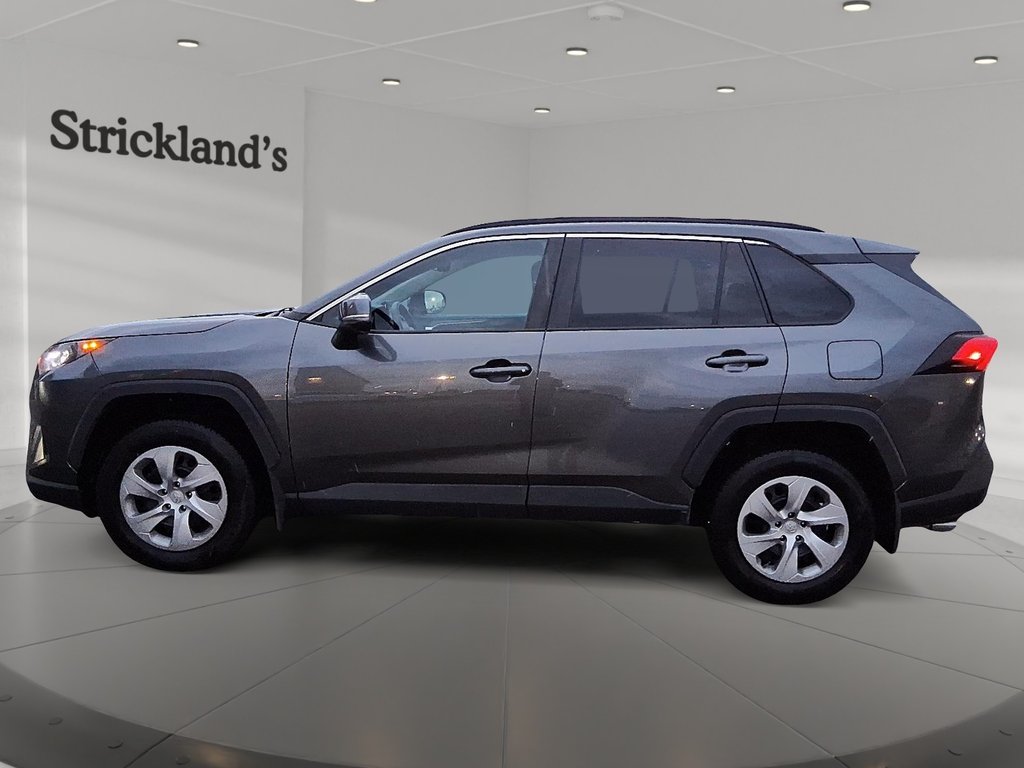 2021 Toyota RAV4 LE AWD in Stratford, Ontario - 5 - w1024h768px