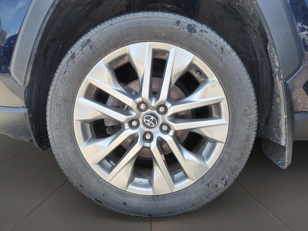 2021 Toyota RAV4 XLE AWD in Stratford, Ontario - 7 - w1024h768px