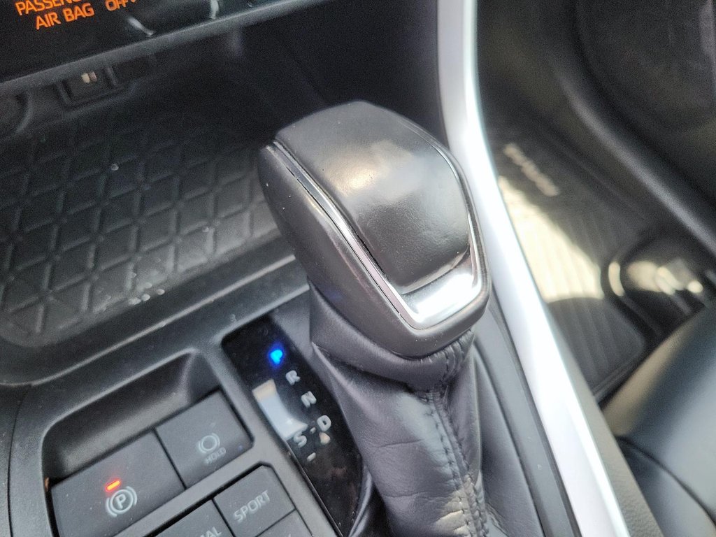 2021 Toyota RAV4 XLE AWD in Stratford, Ontario - 14 - w1024h768px