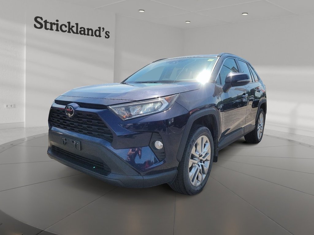 2021 Toyota RAV4 XLE AWD in Stratford, Ontario - 1 - w1024h768px