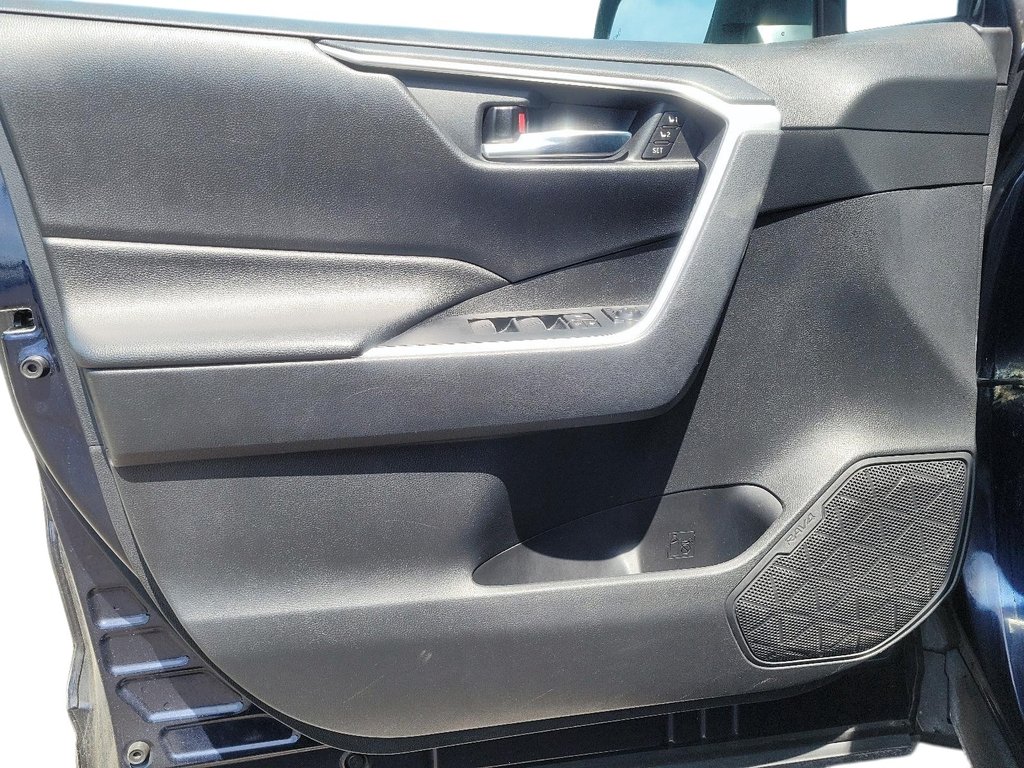 2021 Toyota RAV4 XLE AWD in Stratford, Ontario - 10 - w1024h768px