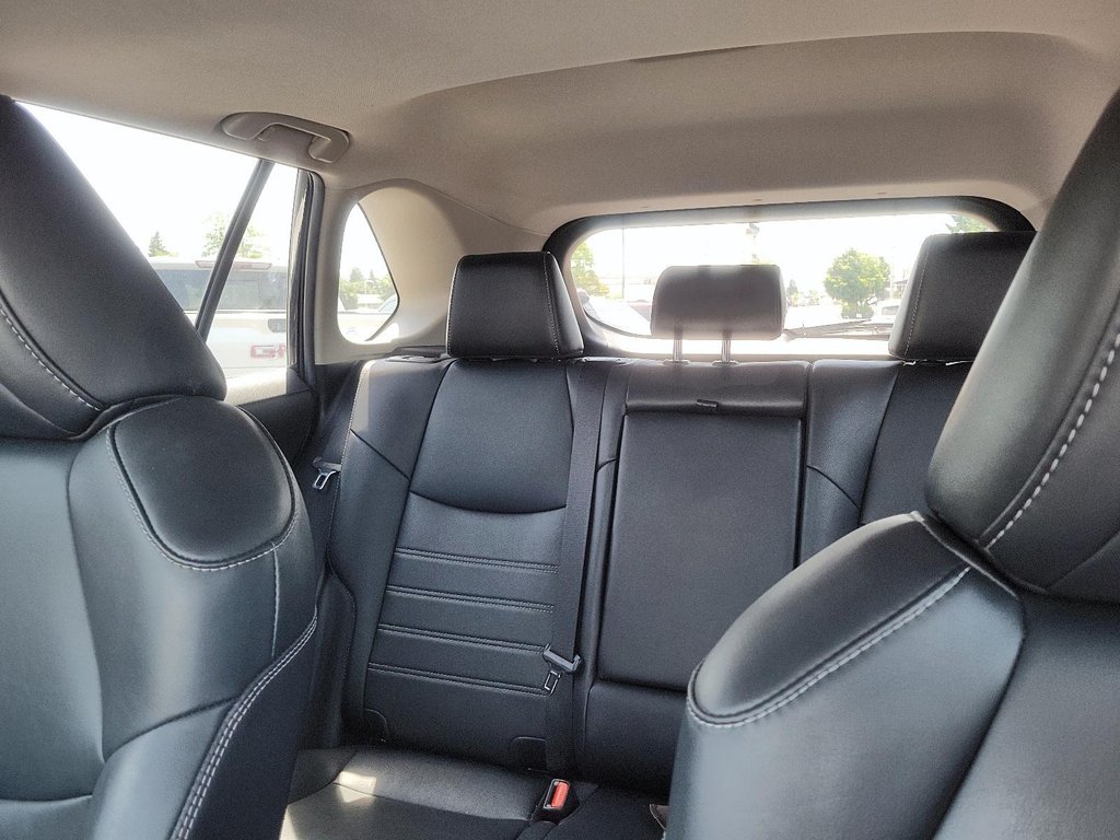 2021 Toyota RAV4 XLE AWD in Stratford, Ontario - 15 - w1024h768px
