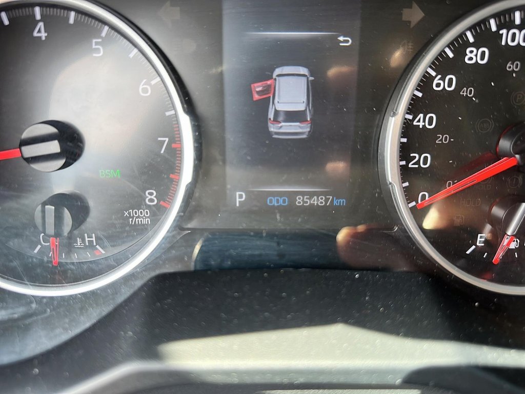 2022 Toyota RAV4 LE AWD in Stratford, Ontario - 11 - w1024h768px