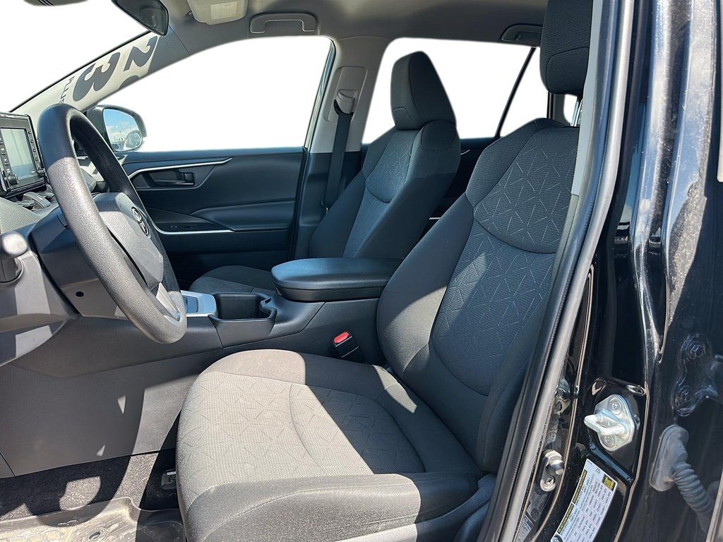 2022 Toyota RAV4 LE AWD in Stratford, Ontario - 7 - w1024h768px