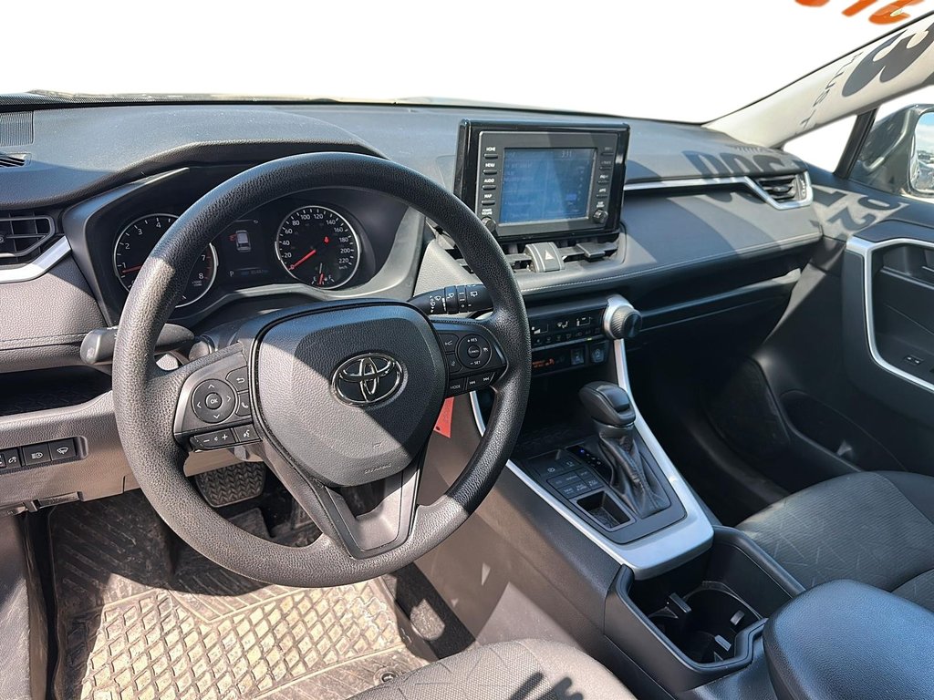 2022 Toyota RAV4 LE AWD in Stratford, Ontario - 8 - w1024h768px