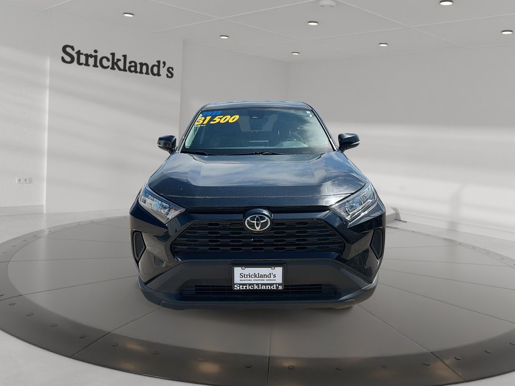 2022 Toyota RAV4 LE AWD in Stratford, Ontario - 2 - w1024h768px
