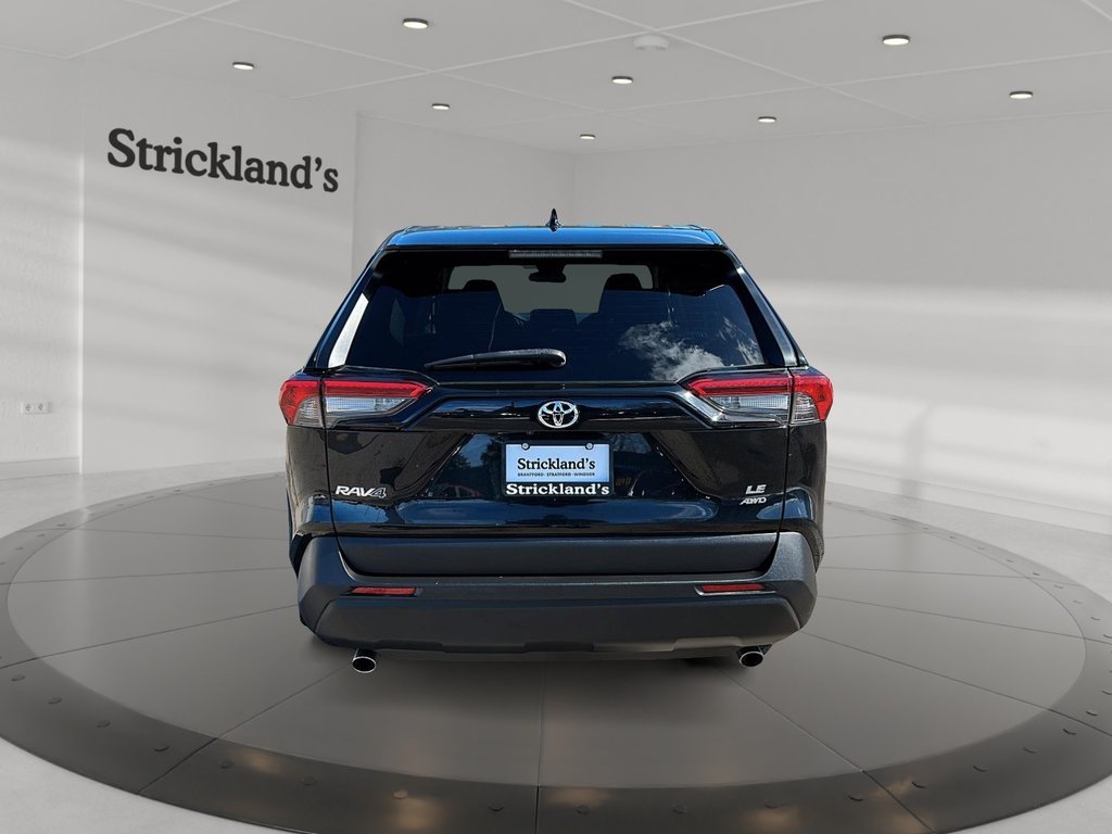 2022 Toyota RAV4 LE AWD in Stratford, Ontario - 3 - w1024h768px