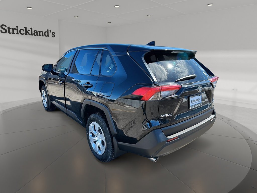 2022 Toyota RAV4 LE AWD in Stratford, Ontario - 4 - w1024h768px