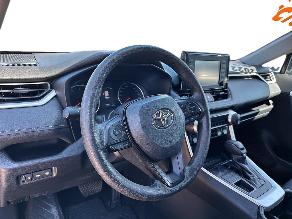 2022 Toyota RAV4 LE AWD in Stratford, Ontario - 13 - w1024h768px