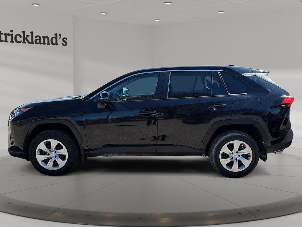 2022 Toyota RAV4 LE AWD in Stratford, Ontario - 9 - w1024h768px