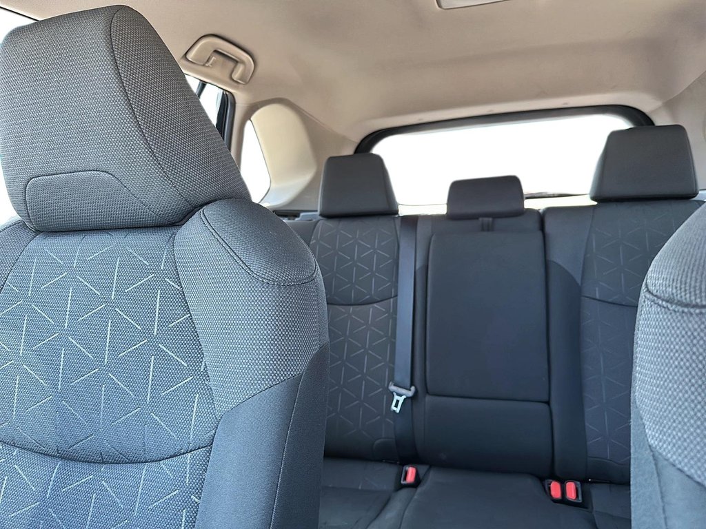 2022 Toyota RAV4 LE AWD in Stratford, Ontario - 24 - w1024h768px