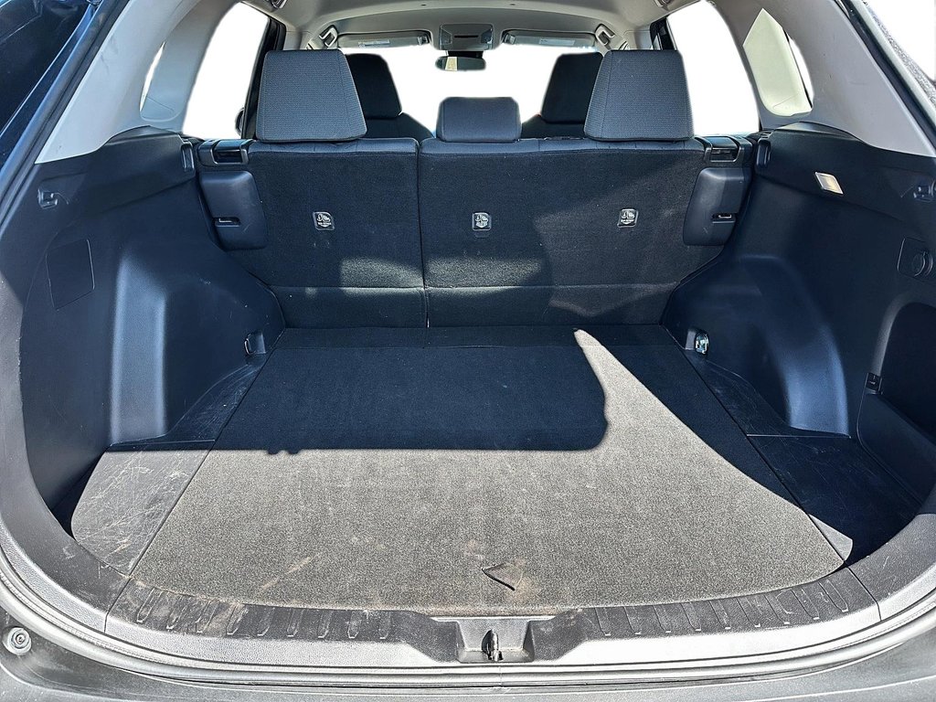 2022 Toyota RAV4 LE AWD in Stratford, Ontario - 10 - w1024h768px