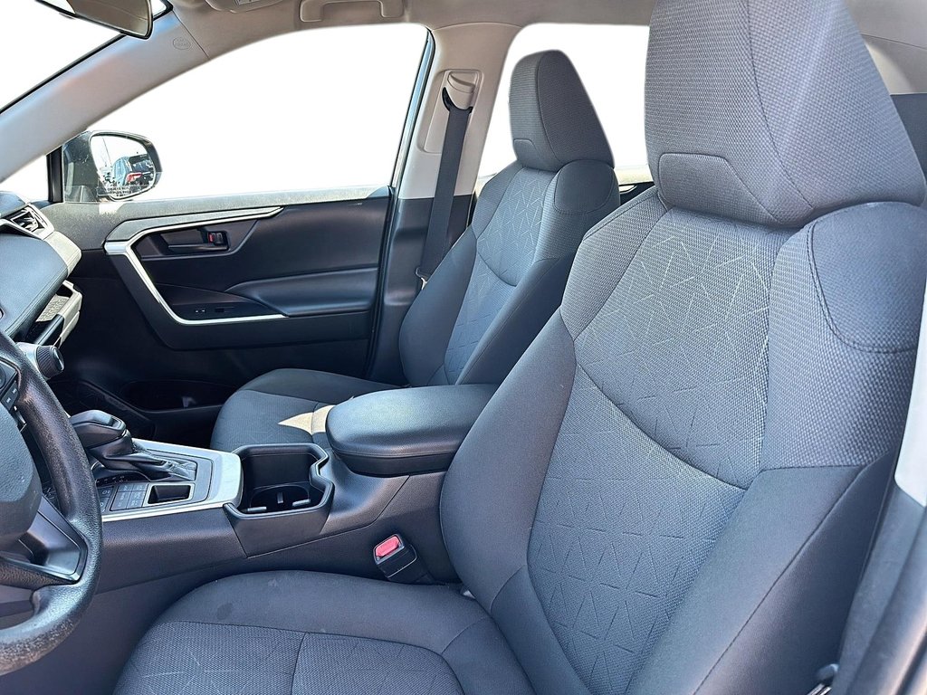 2022 Toyota RAV4 LE AWD in Stratford, Ontario - 12 - w1024h768px