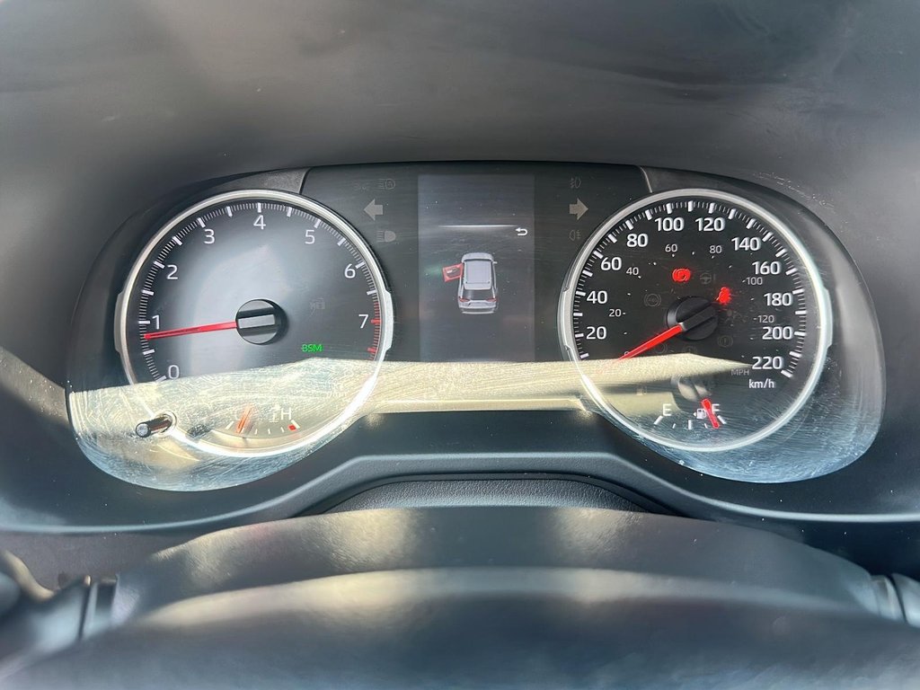 2022 Toyota RAV4 LE AWD in Stratford, Ontario - 13 - w1024h768px