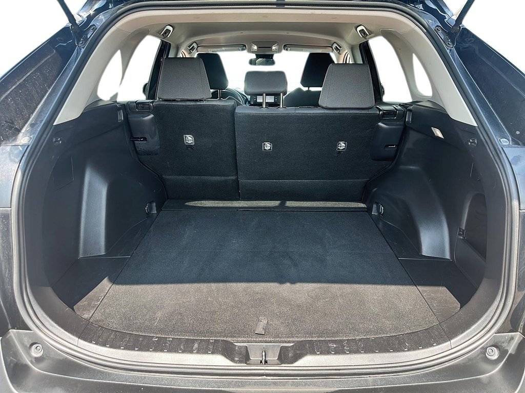 2022 Toyota RAV4 LE AWD in Stratford, Ontario - 6 - w1024h768px