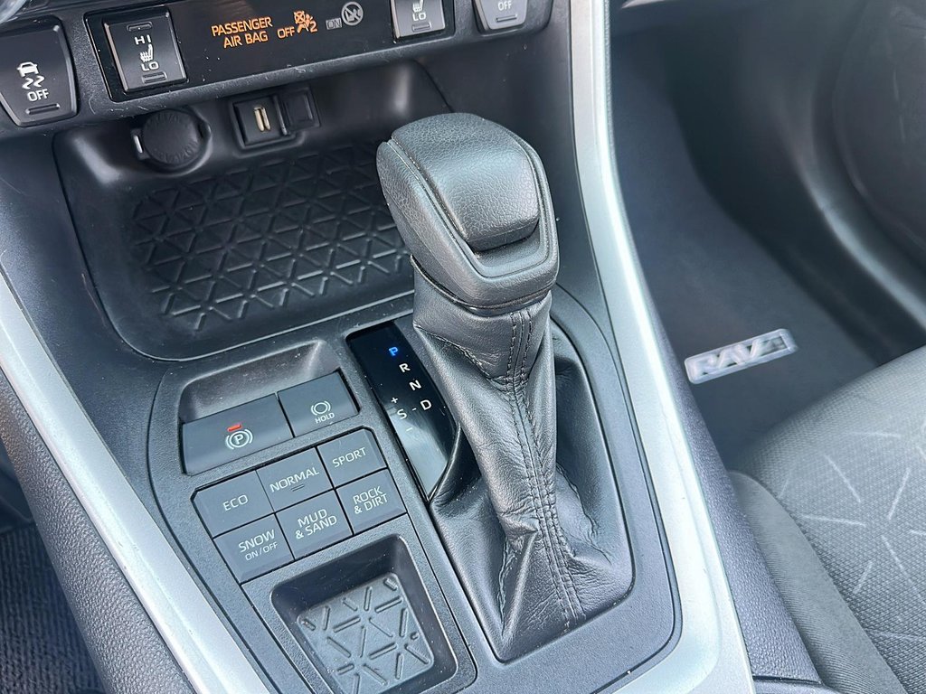2022 Toyota RAV4 LE AWD in Stratford, Ontario - 14 - w1024h768px