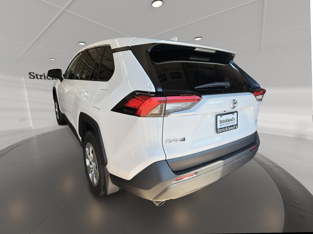 2022 Toyota RAV4 LE AWD in Stratford, Ontario - 4 - w1024h768px