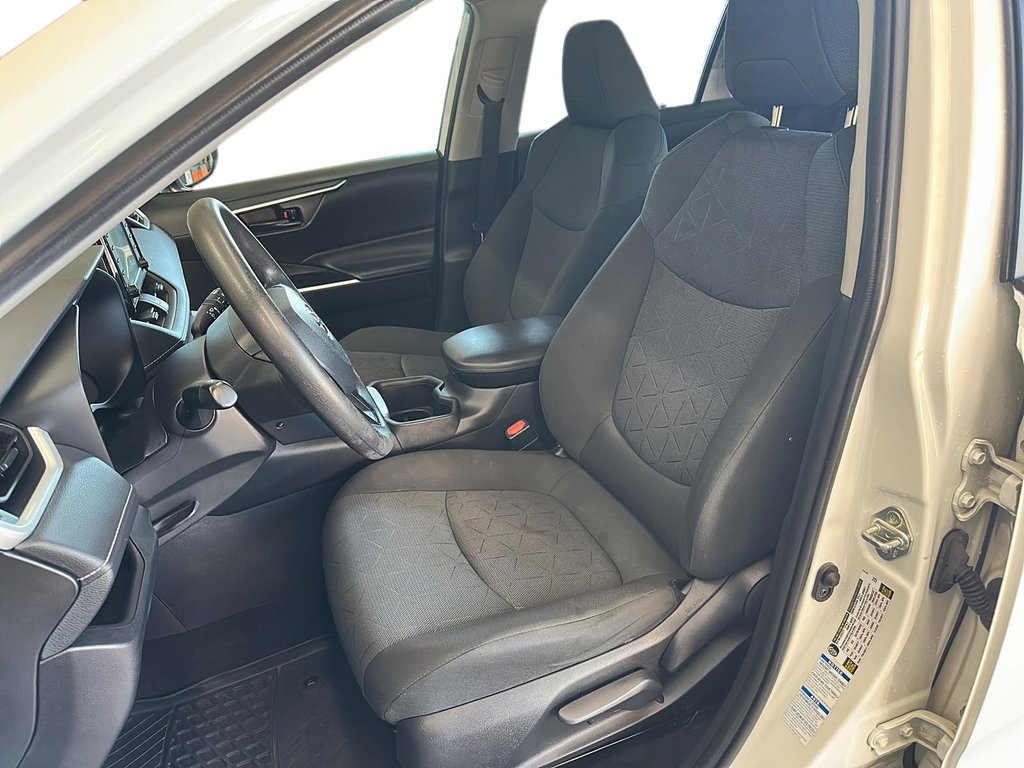 2022 Toyota RAV4 LE AWD in Stratford, Ontario - 8 - w1024h768px