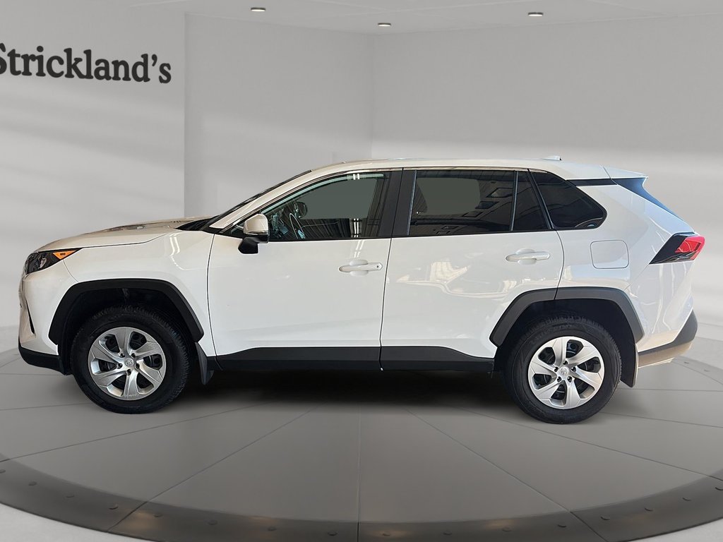 2022 Toyota RAV4 LE AWD in Stratford, Ontario - 5 - w1024h768px