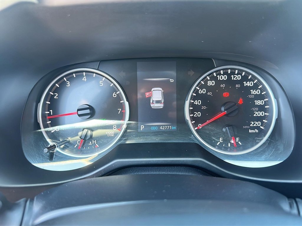 2022 Toyota RAV4 LE AWD in Stratford, Ontario - 13 - w1024h768px