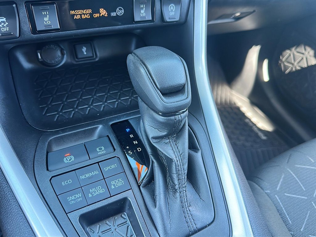 2022 Toyota RAV4 LE AWD in Stratford, Ontario - 14 - w1024h768px