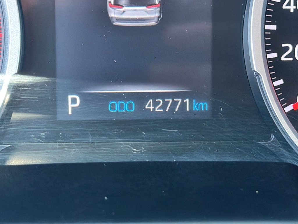 2022 Toyota RAV4 LE AWD in Stratford, Ontario - 12 - w1024h768px