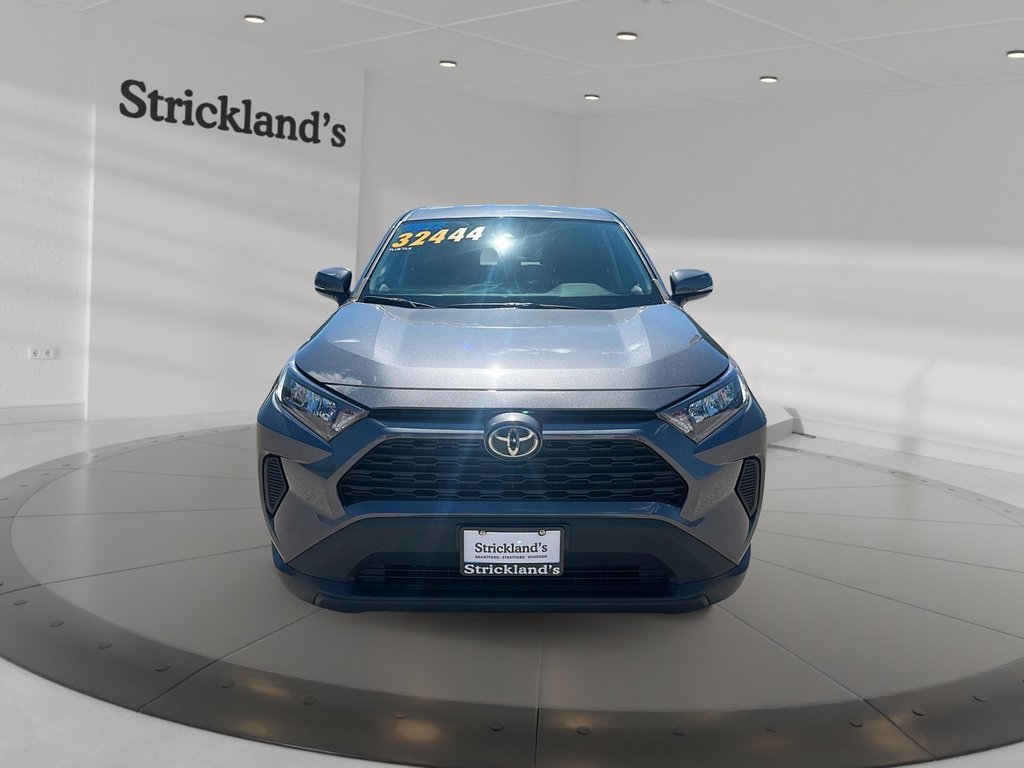 2022 Toyota RAV4 LE AWD in Stratford, Ontario - 2 - w1024h768px