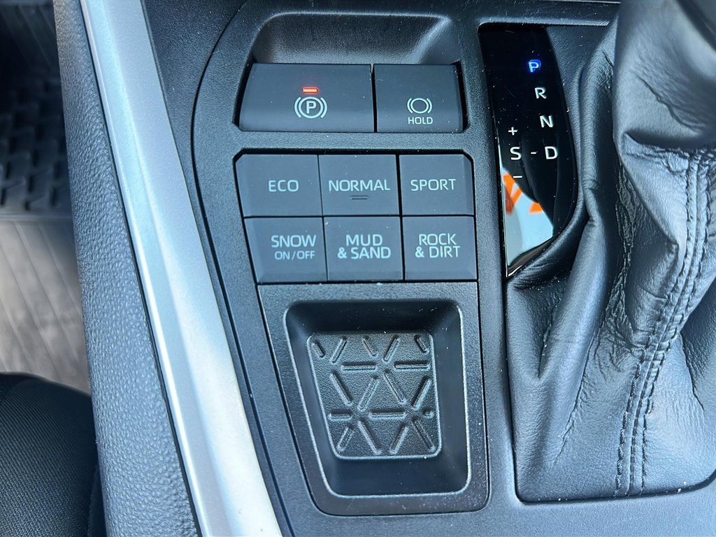 2022 Toyota RAV4 LE AWD in Stratford, Ontario - 15 - w1024h768px