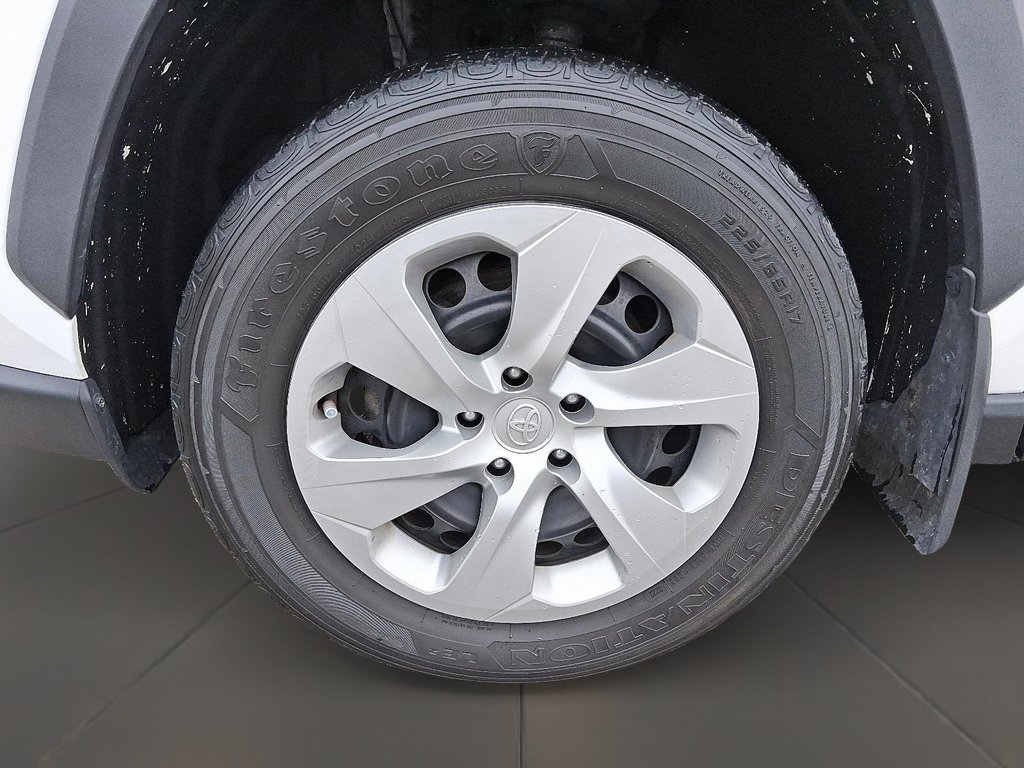 2022 Toyota RAV4 LE AWD in Stratford, Ontario - 7 - w1024h768px