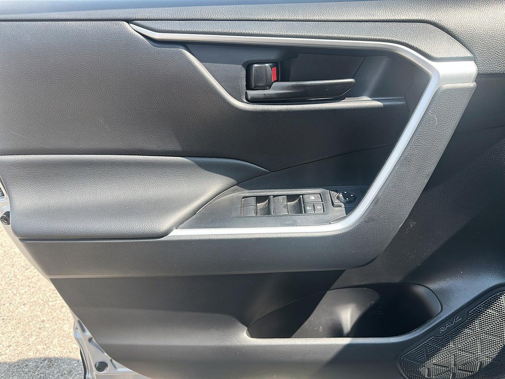 2023 Toyota RAV4 LE AWD in Stratford, Ontario - 10 - w1024h768px