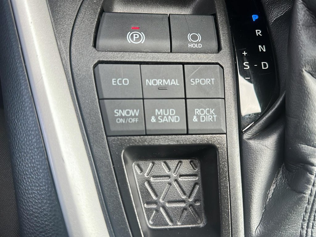 2023 Toyota RAV4 LE AWD in Stratford, Ontario - 15 - w1024h768px