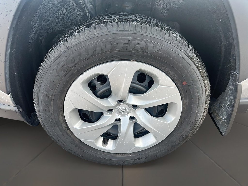 2023 Toyota RAV4 LE AWD in Stratford, Ontario - 7 - w1024h768px